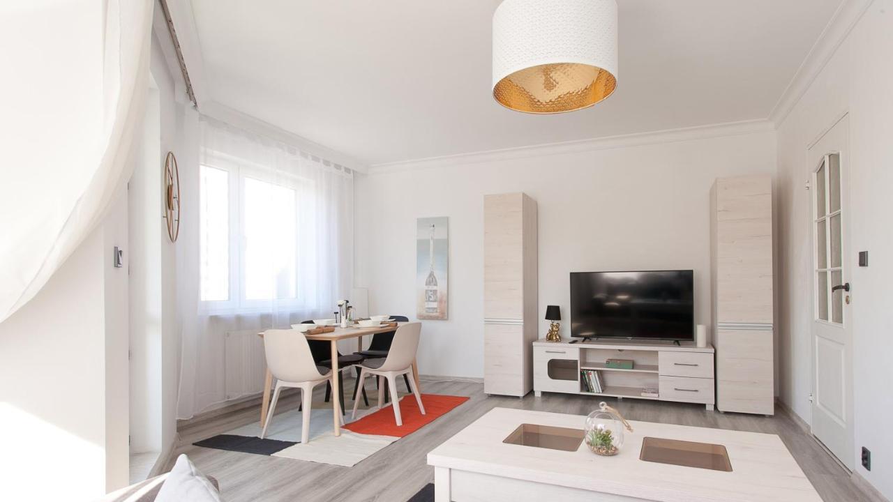 Uroczy Apartament Rzeczna Kolberg Exterior foto