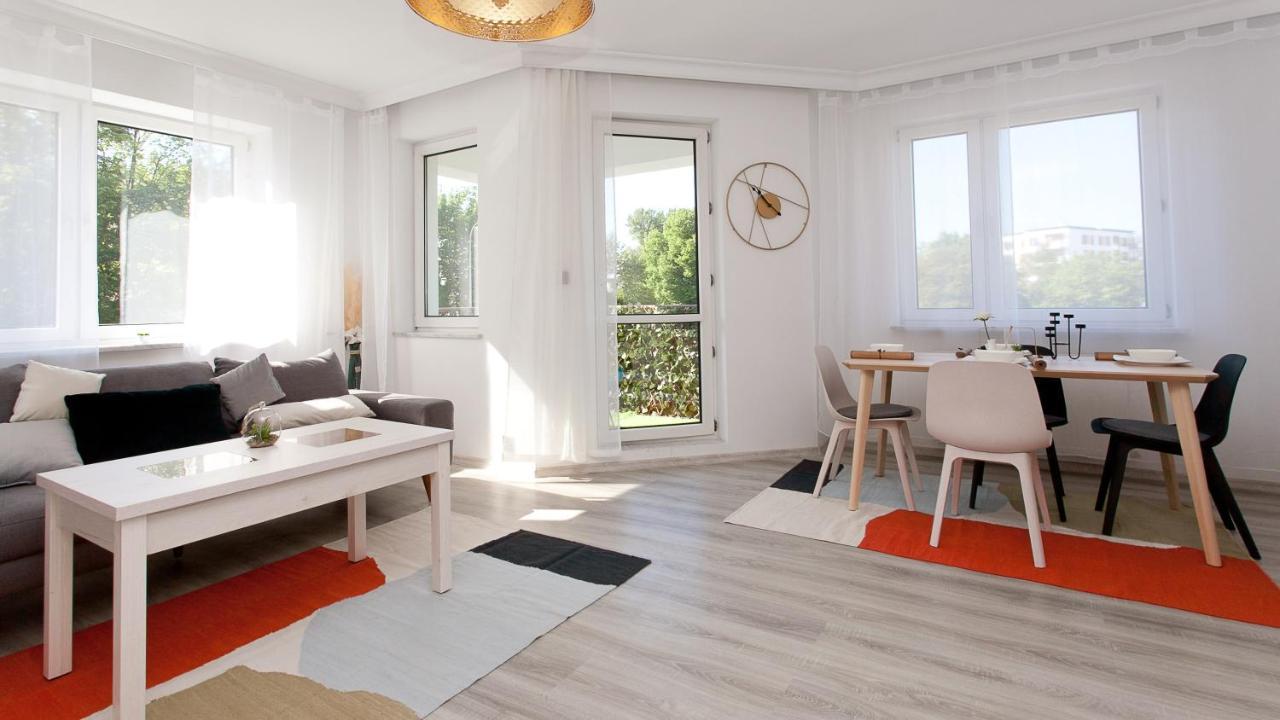 Uroczy Apartament Rzeczna Kolberg Exterior foto
